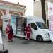 Si tratta di un camper bianco che sta girando lEuropa permettendo a chi non ne ha la possibilit di telefonare gratuitamente ai propri cari, spesso residenti in altri Stati